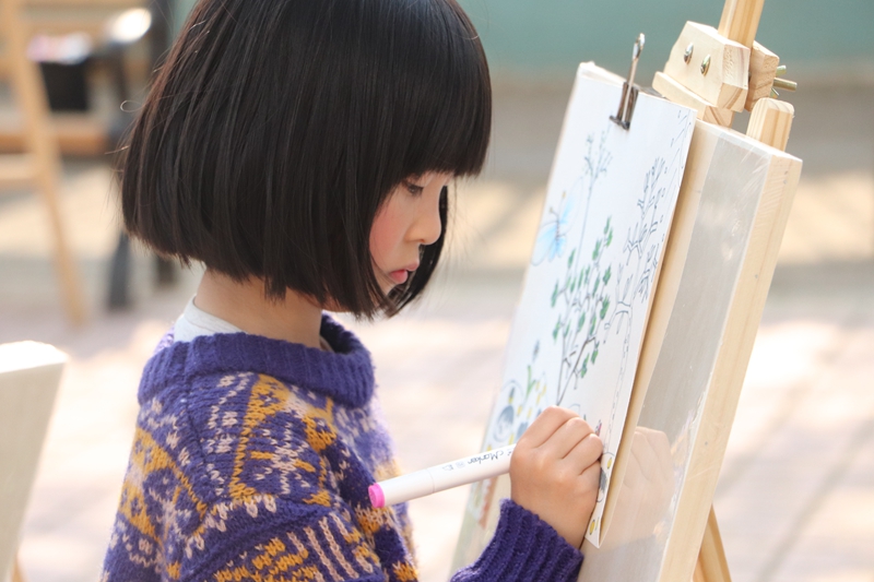 春天里的童画——历山双语学校写生活动